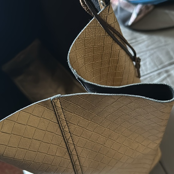 Bottega Veneta bag in gold unbelievably beautiful - Picture 14 of 17